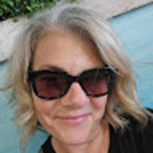 Meet your Posher, Lisa - Picture 1 of 1